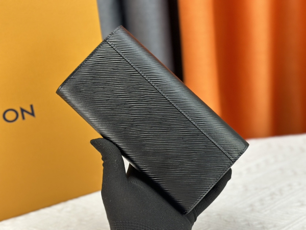 LVコピーウォレット背面デザイン